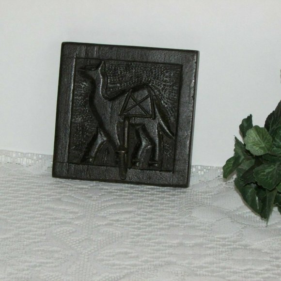 Camel Coat Hook Hand Carved Wood Back & Metal Boho Home Decor - Picture 9 of 11